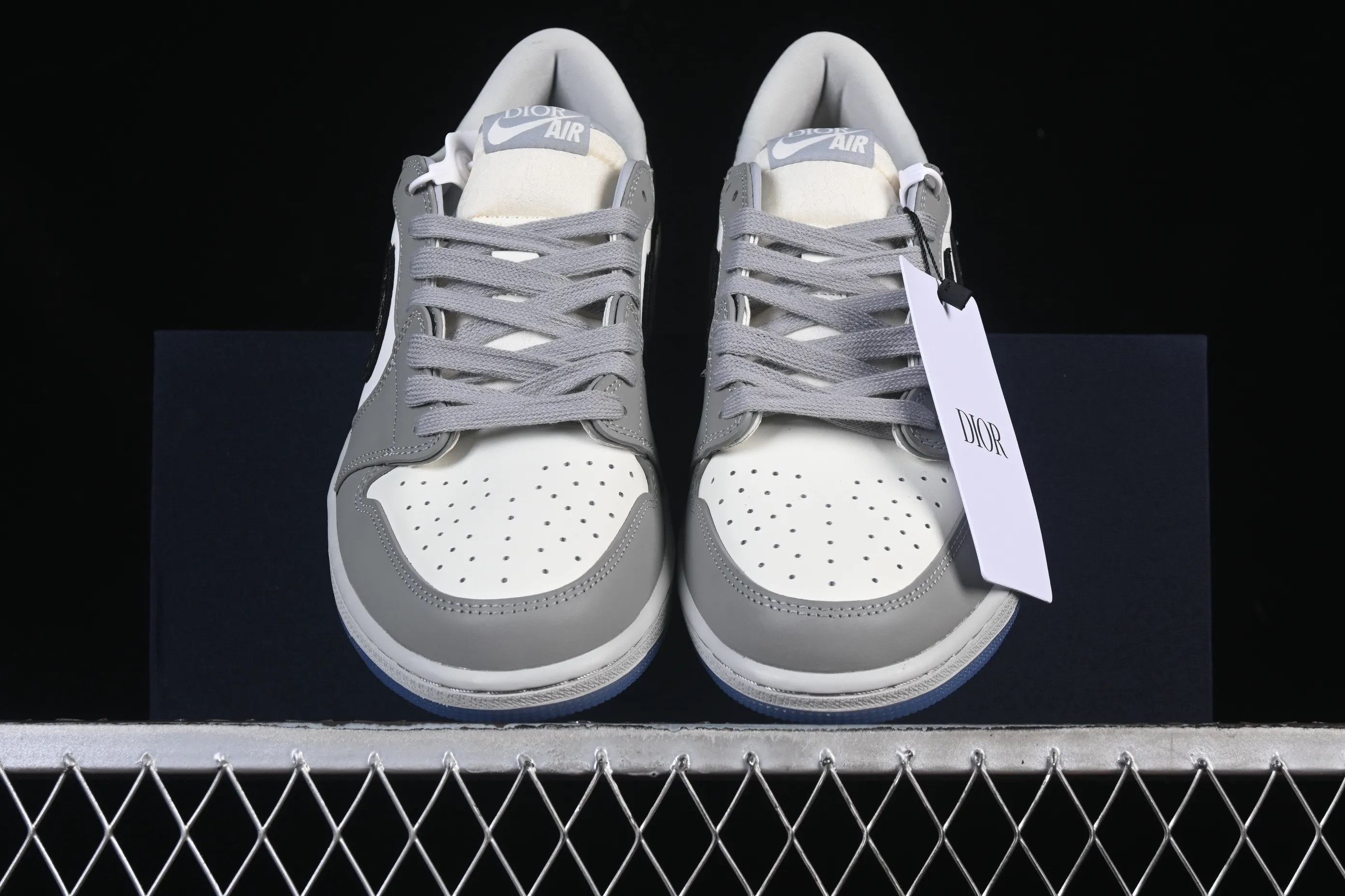 All categories Air Jordan Jordan series basketball shoes Air Jordan 1 Low Dior x Air Jordan 1 Low AJ1 Joe 1 Dior joint white gray low top CN8608-002